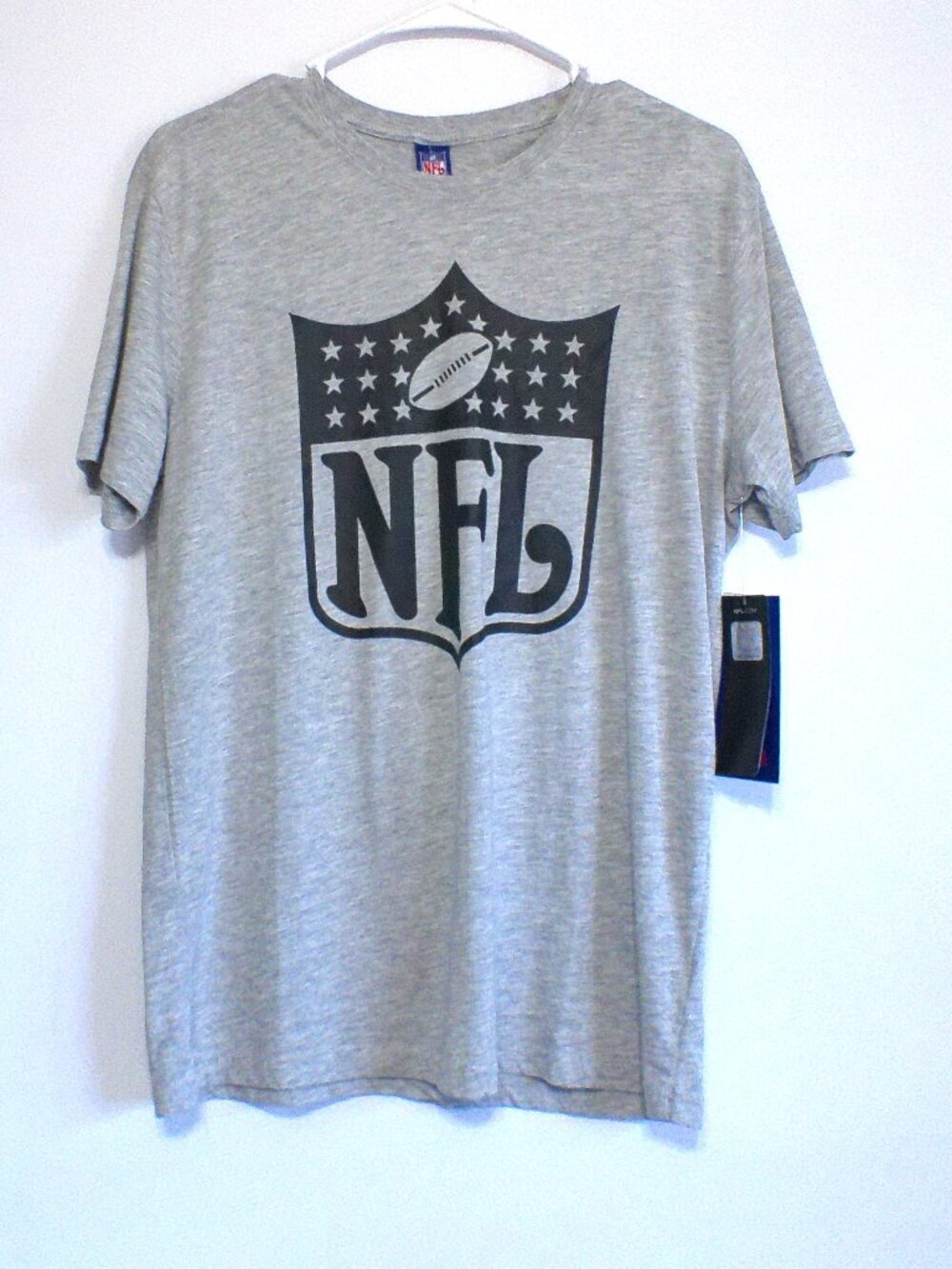 NFL Shield Logo T Shirt Mens Medium Gray Graphic Tee Football Fan NWT